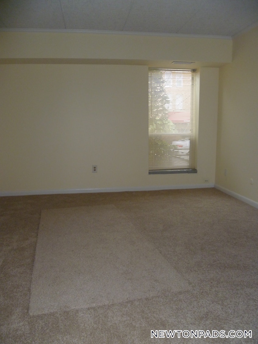 Newton - $2,600 /month