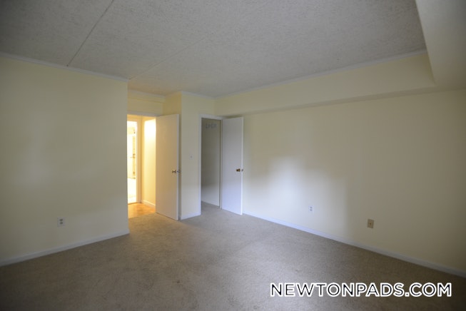 Newton - $2,600 /mo