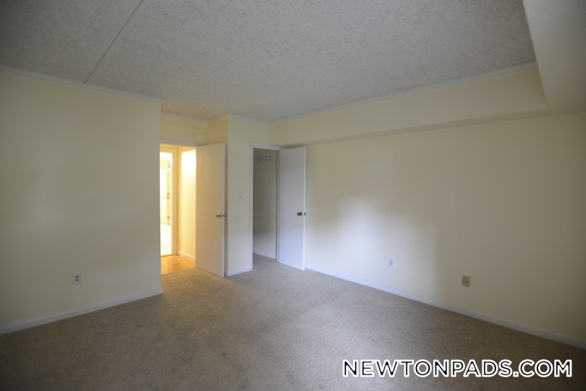 Newton - $2,600 /month