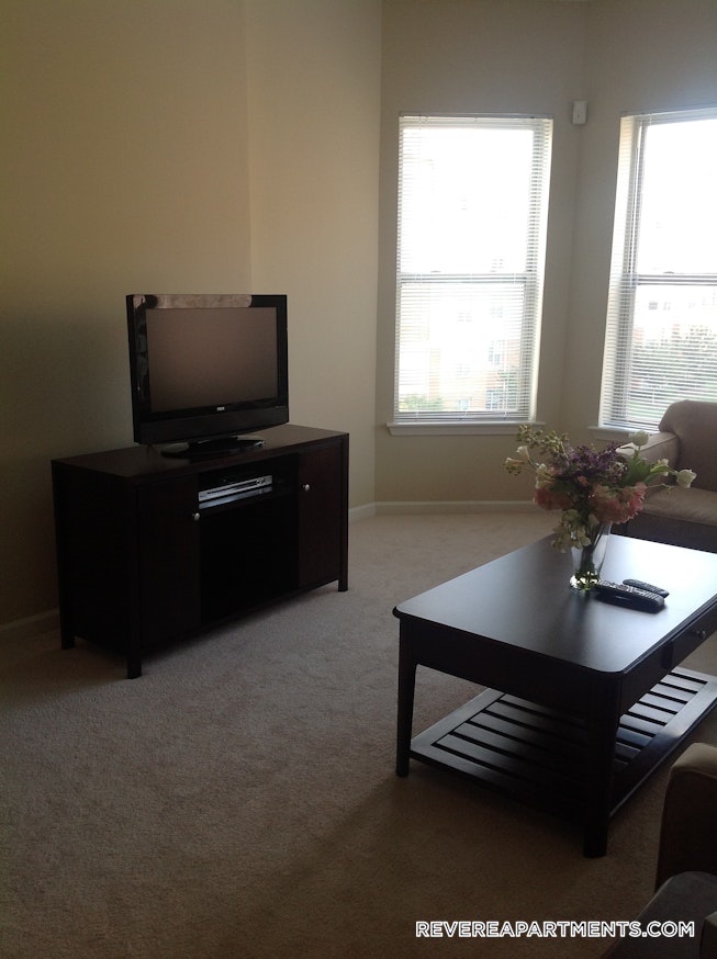 Revere - $5,359 /mo