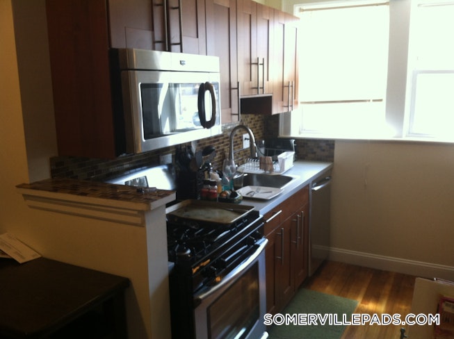 Somerville - $2,900 /mo