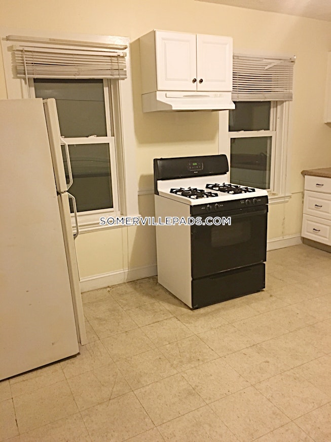 Somerville - $2,700 /mo