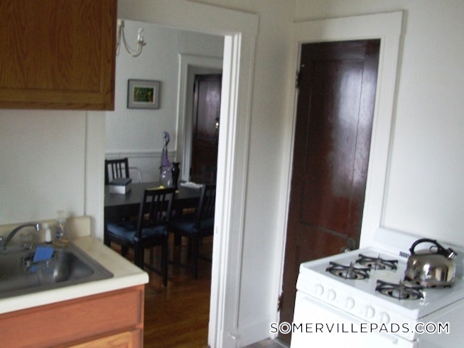 Somerville - $2,900 /mo