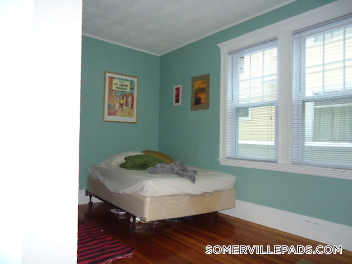 somerville-4-beds-1-bath-tufts-4900-4909274 