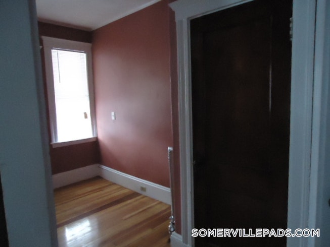 Somerville - $4,900 /mo