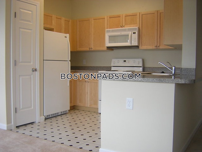 Waltham - $2,940 /mo