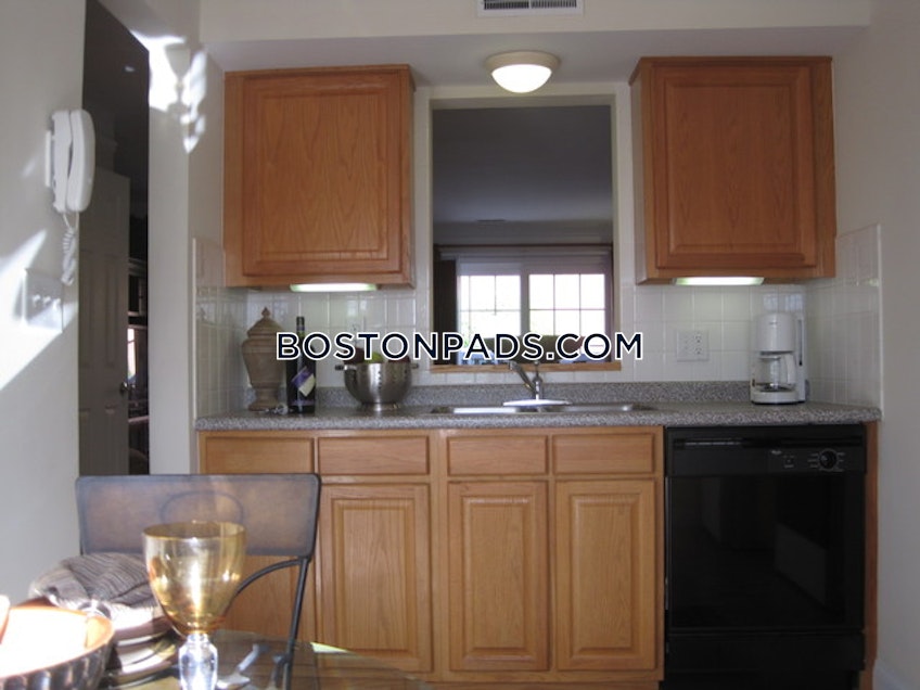 Waltham - $3,455 /month