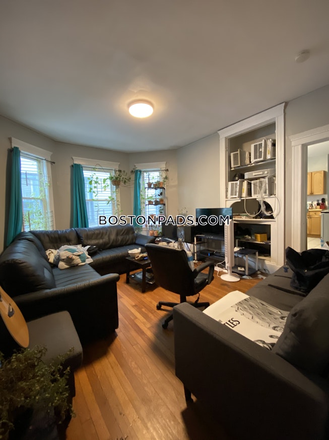 Boston - $4,250 /mo