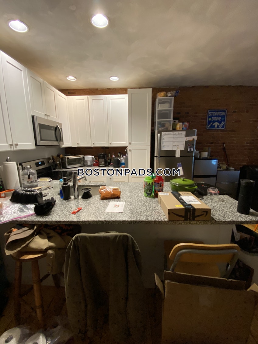 Boston - $8,100 /month