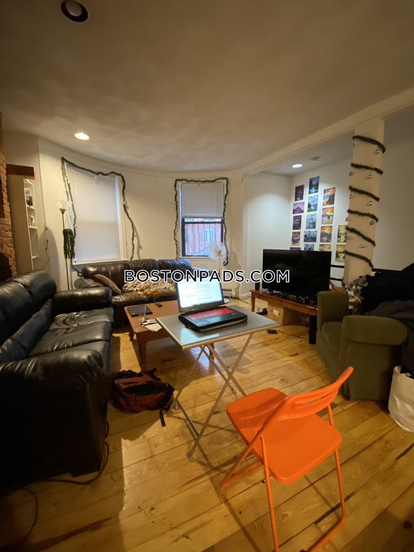 Boston - $8,100 /month