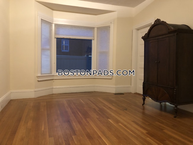 Boston - $2,850 /mo