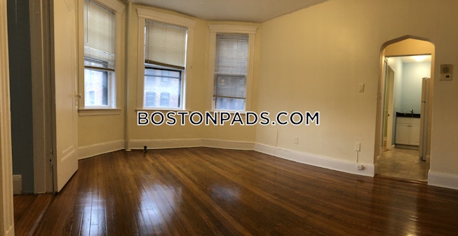 Boston - $1,875 /mo