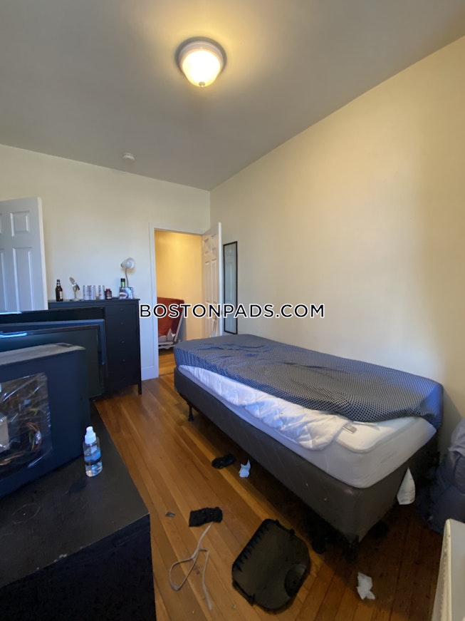 Boston - $2,900 /mo