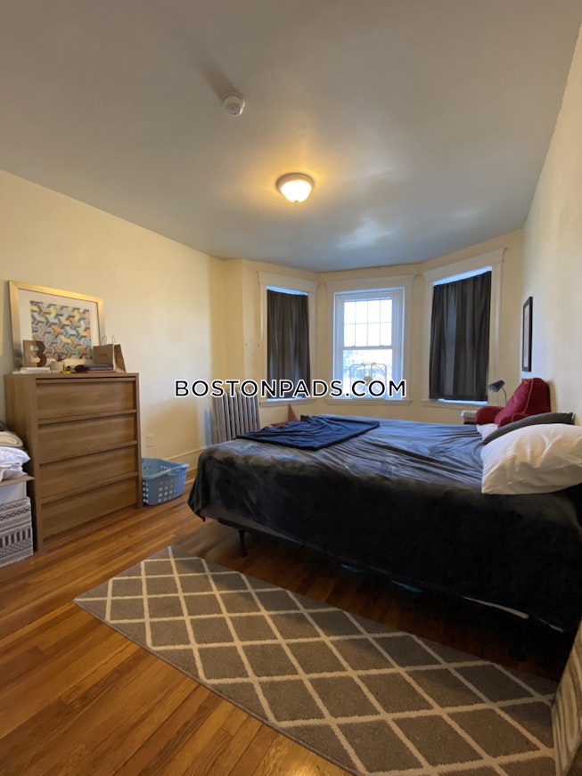 Boston - $2,900 /mo