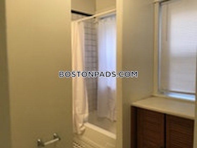 Boston - $2,100 /mo
