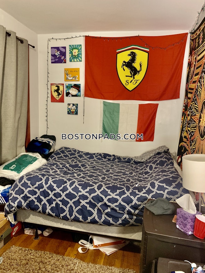 Boston - $5,200 /mo