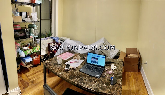 Boston - $5,200 /mo