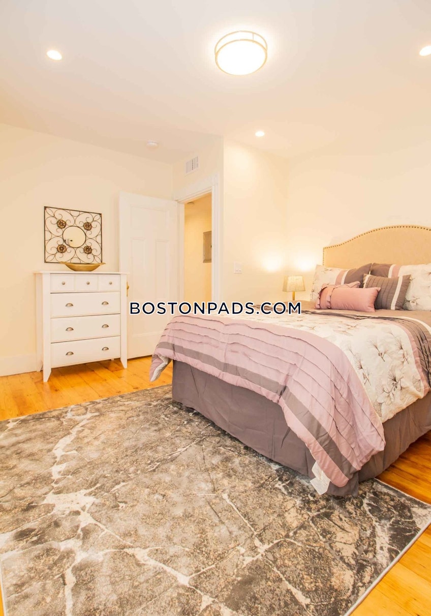 Boston - $3,300 /month