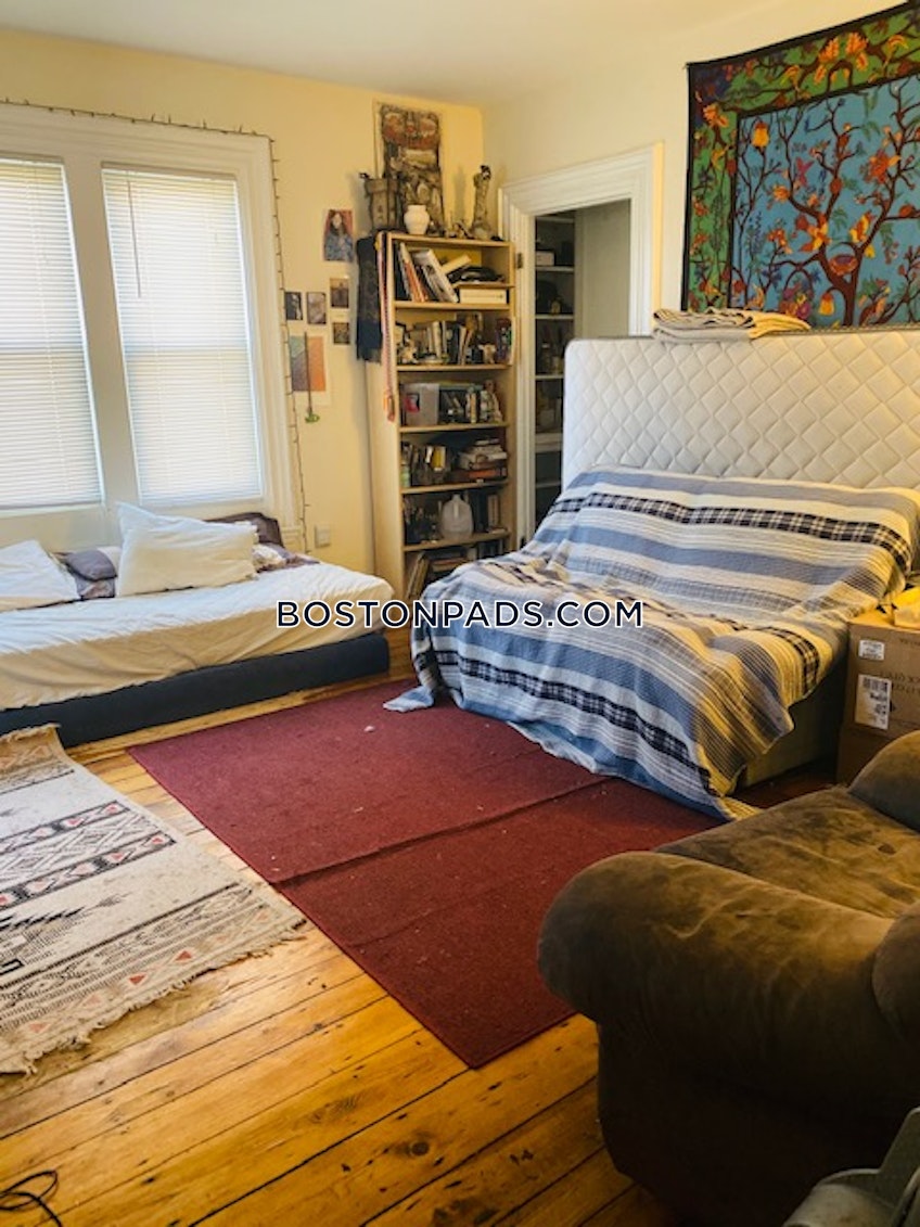 Boston - $6,300 /month