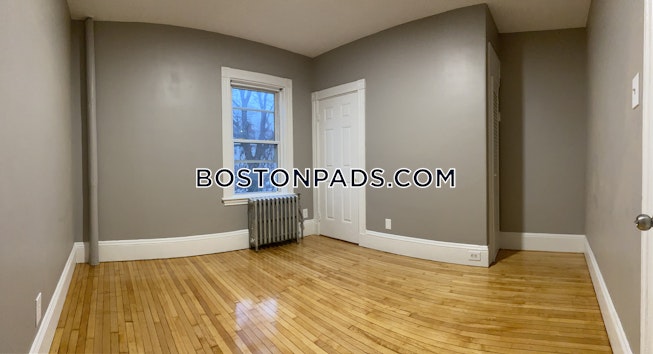 Boston - $3,200 /mo