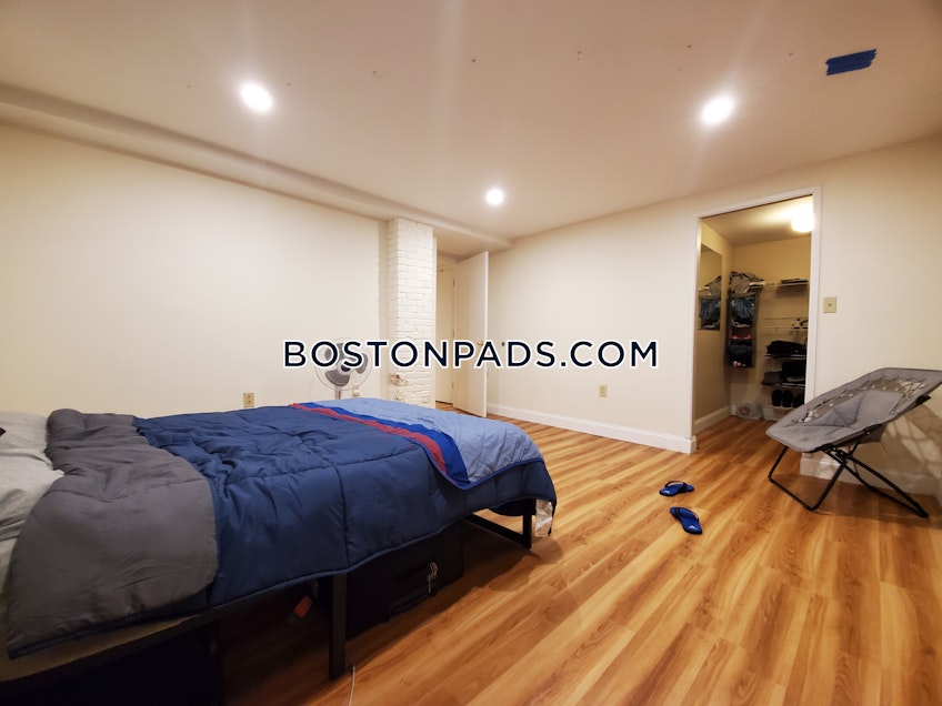 Boston - $5,400 /month