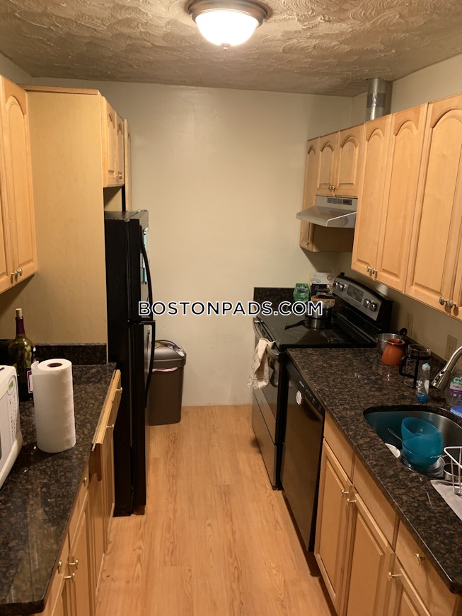 Boston - $4,600 /mo