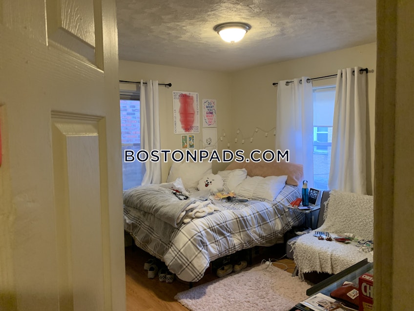 Boston - $4,600 /month