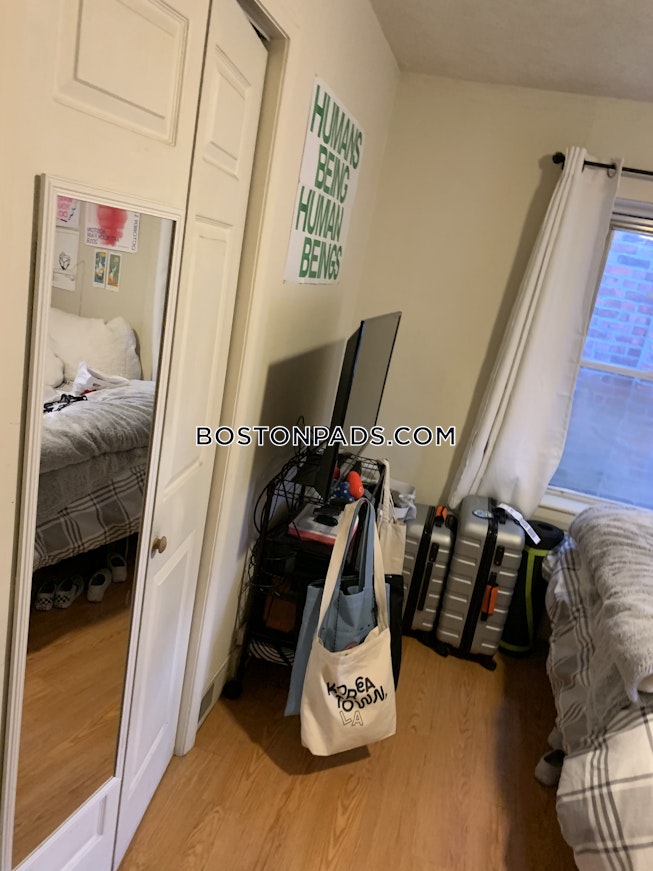 Boston - $4,600 /mo