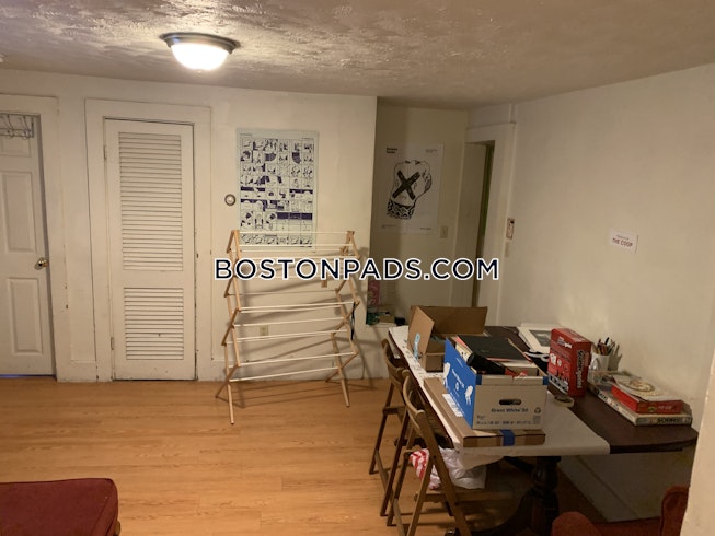 Boston - $4,600 /mo