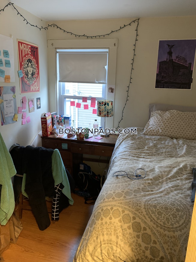 Boston - $4,600 /mo