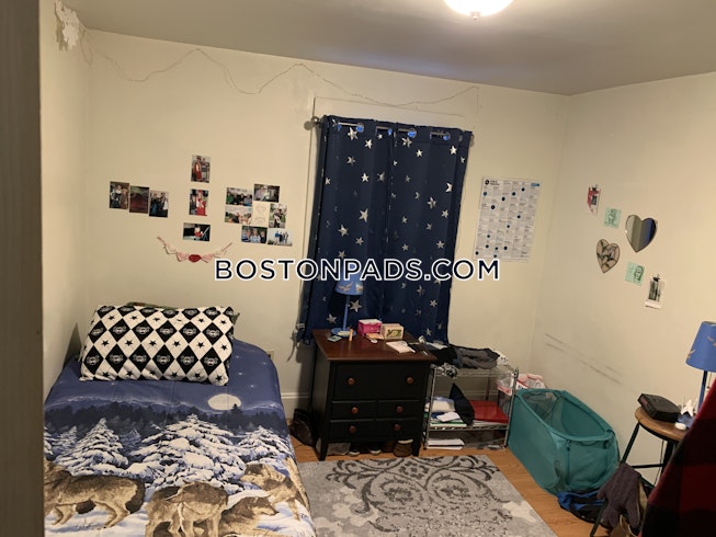 Boston - $4,600 /mo