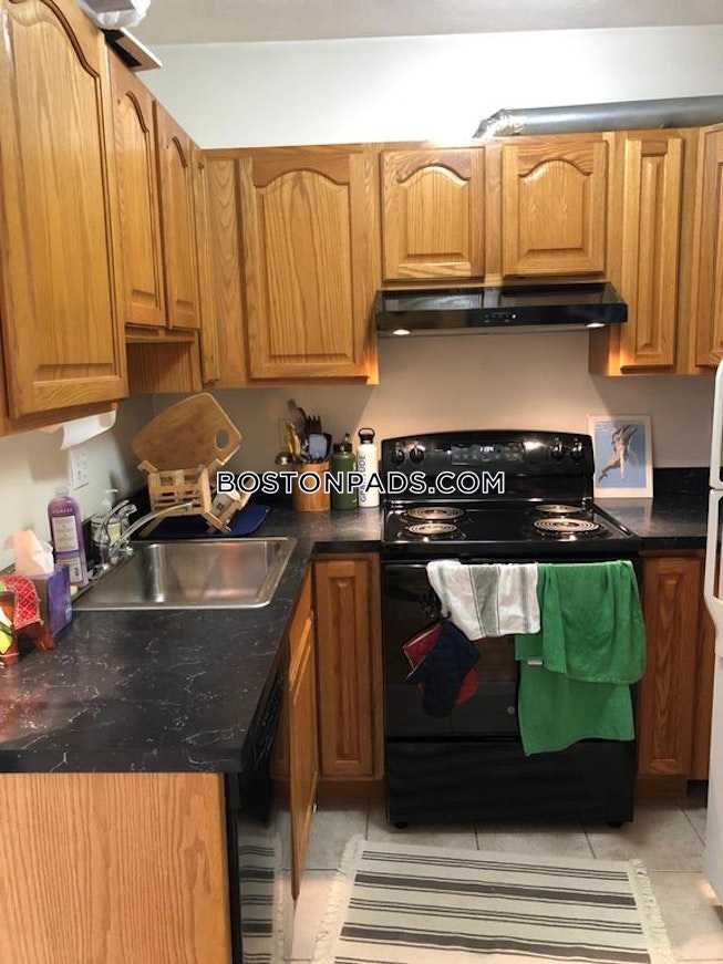 Boston - $2,450 /mo