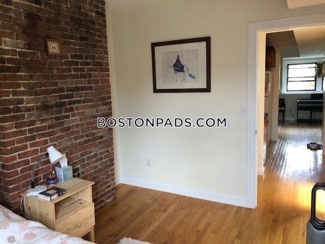 Boston - $2,450 /mo