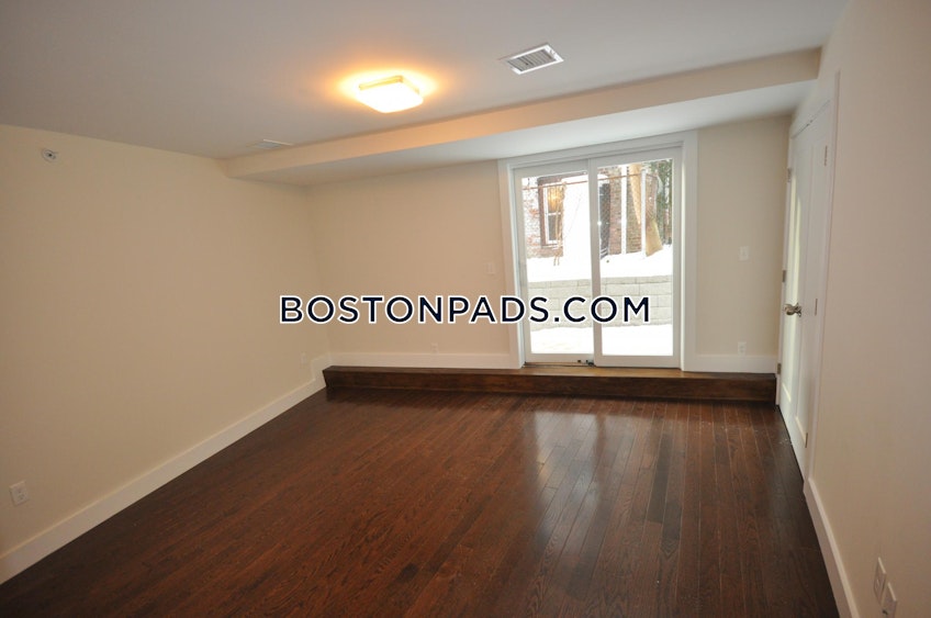 Boston - $6,800 /month