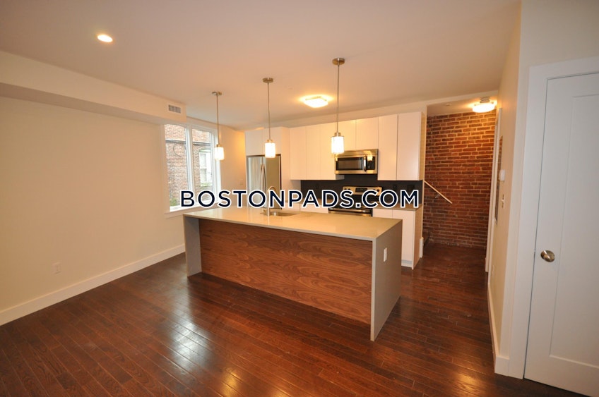 Boston - $6,800 /month