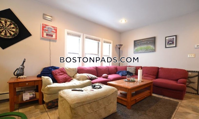 Boston - $4,200 /mo