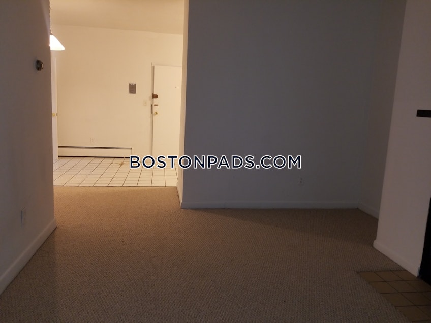 Boston - $2,700 /month