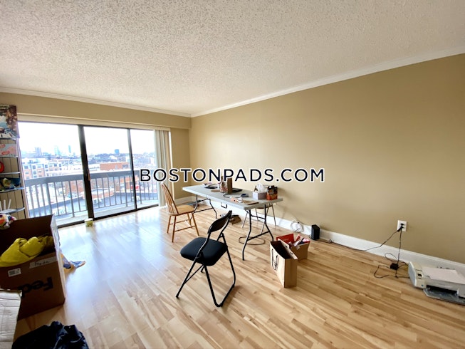 Boston - $3,570 /mo