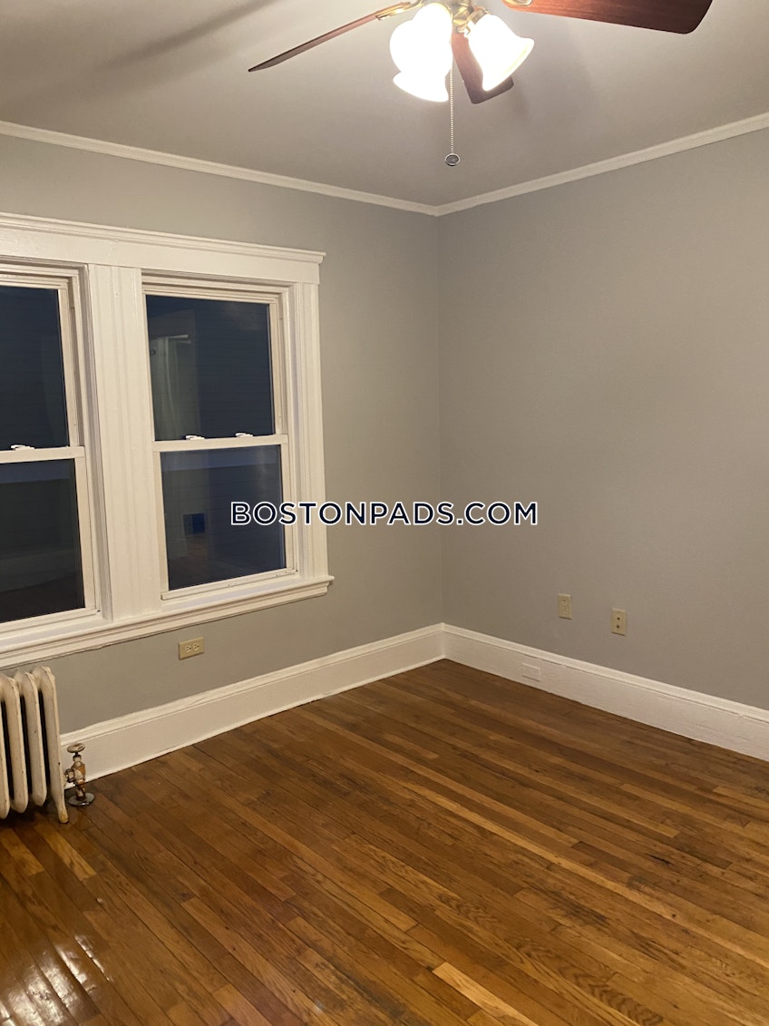 Boston - $2,700 /month