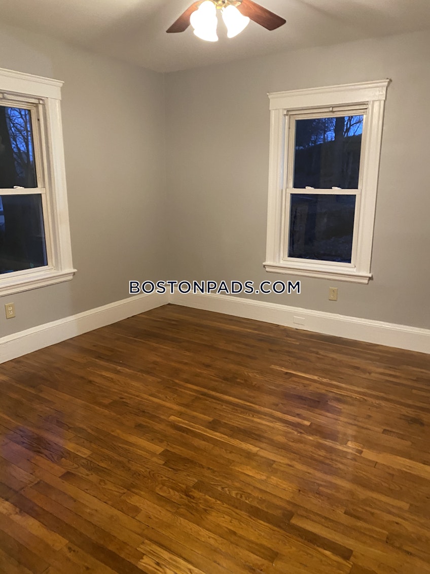 Boston - $2,700 /month