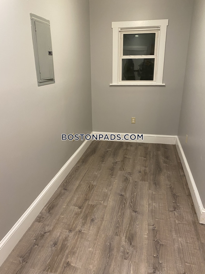 Boston - $2,700 /month