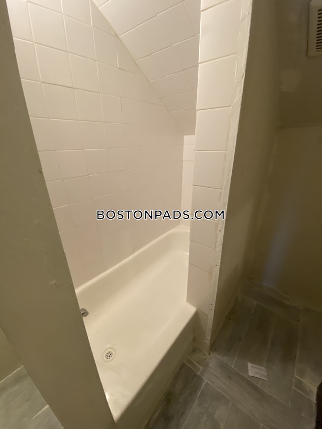 Boston - $3,100 /mo