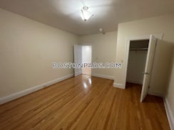 Independence Dr./>, Chestnut Hill