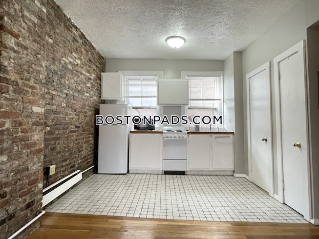 Boston - $3,800 /mo