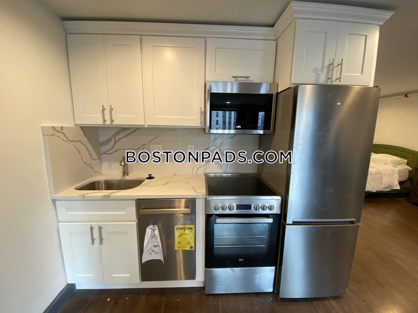 Boston - $3,000 /month