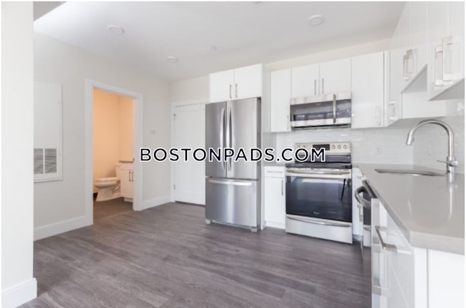 Boston - $2,900 /mo