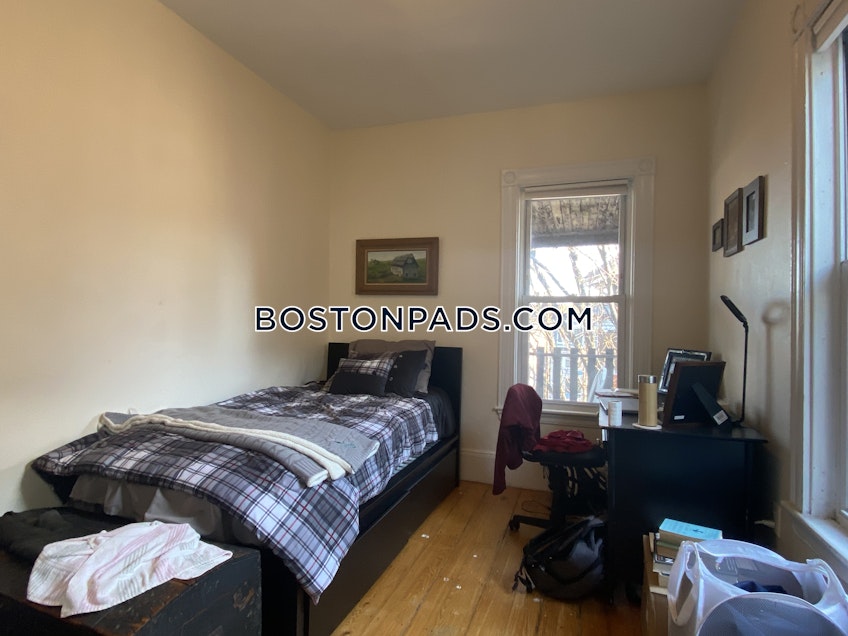 Boston - $4,700 /month