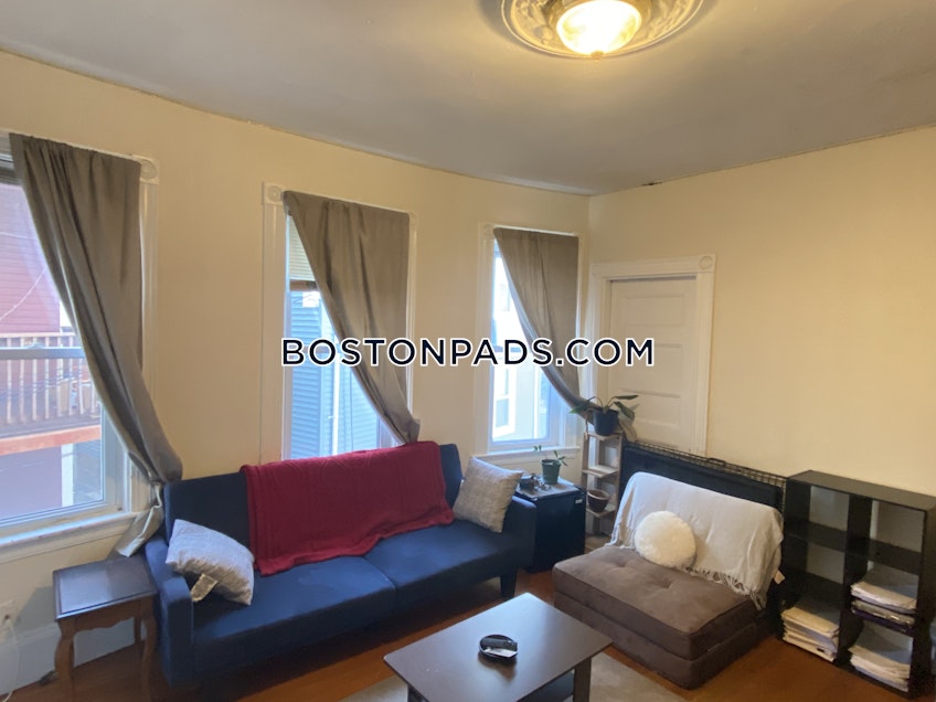 Boston - $4,400 /month