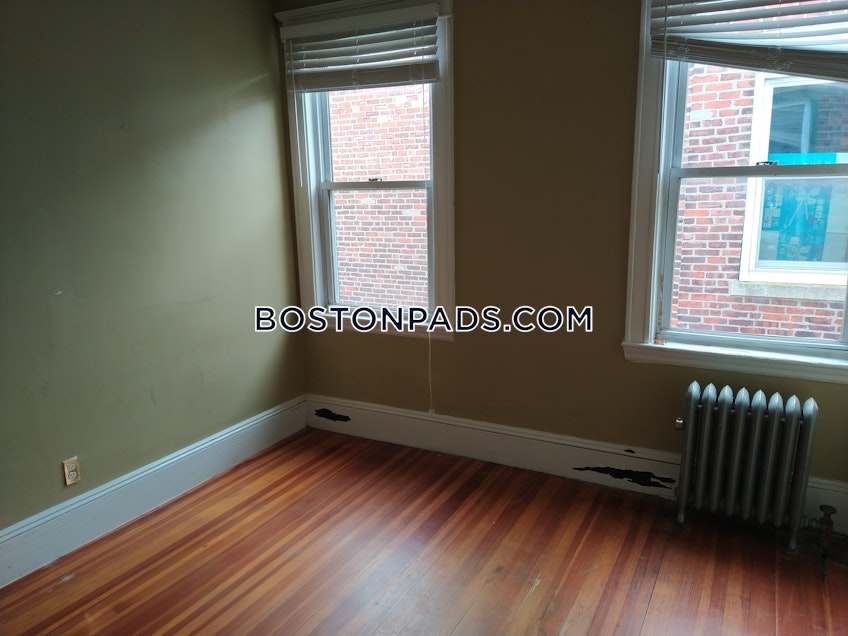 Boston - $2,800 /month