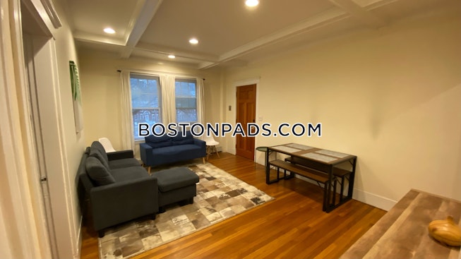 Boston - $3,200 /mo